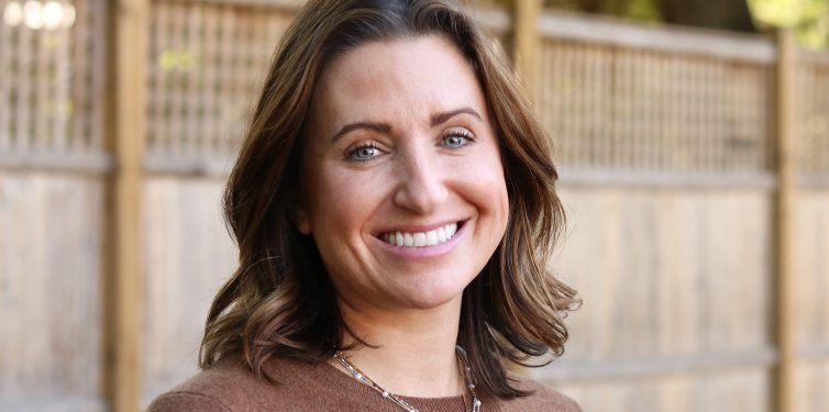 Headshot of Caitlin Parker.